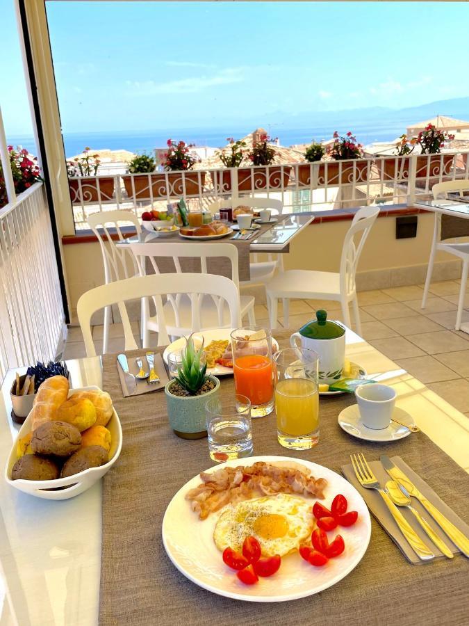 Residenza Il Barone Acomodação com café da manhã Tropea Exterior foto